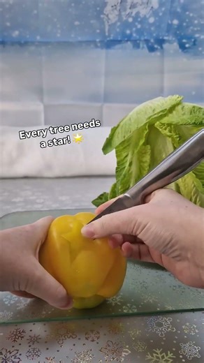 Christmas tree DIY for guinea pigs 🎄🐹⁠