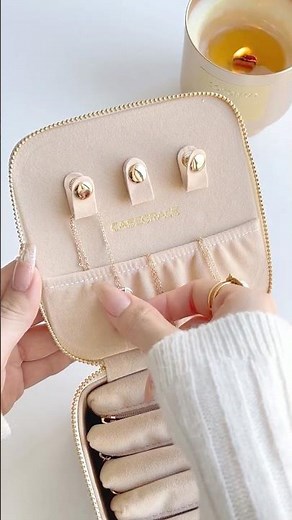 Packing Jewelry Like a Pro: Small Box Edition✔