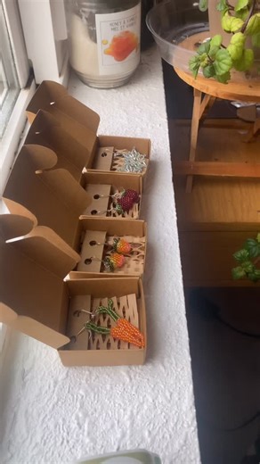 Prepping an order of 4 pairs of my handcrafted 3D nature-inspired beaded earrings to be shipped🥰🥰 I use recycled and eco friendly materials when shipping🫶 TheBeadedGrotto@etsy.com #handmadejewelry #seedbeadjewelry #peyote #earrings #earthyjewelry #handmade #naturejewelryrt | Darrow Molder
