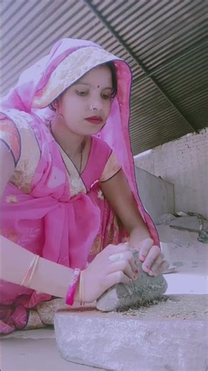 fulari Bina chatni kaise Bani #song chatni piste hue video viral#😄😄🤭🤭