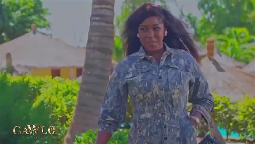 Vidéos de UNE SENEGALAISE (@userunesenegalaise) avec son original - UNE SENEGALAISE