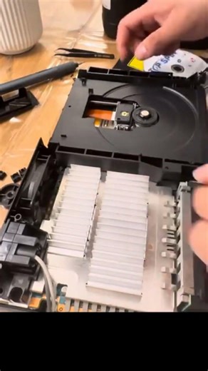 Fixing a PS2: Spindle & Lens Cleaning!