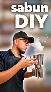 Eksperimen sabun best guna minyak terpakai | DIY Sabun Tak payah dah beli sabun :) .. Ni saya share advance knowledge cara buat sabun best.. Sodium Hydroxide / Lye : https://shope.ee/1fuTAZHEXY Peltier 12V 10A : https://shope.ee/1AyCZn2EXt Kalau korang nak preorder baju Berani Buat, boleh terus ke https://beranibuat.com/products/polo-retro-berani-buat #beranibuat | Berani Buat