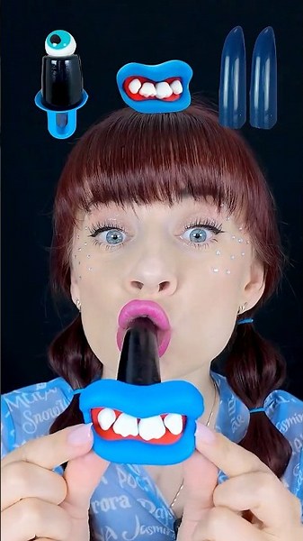 ASMR Dark Blue Gummy Jelly Candy, Gummy Eyballs, Bananas #mukbang #eatingsounds