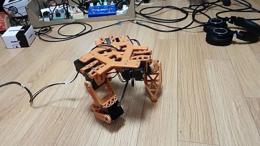 【三足机器人】行走（无反馈）