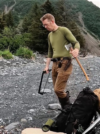 4 Days Alone in Alaska: Bushcraft Camping & Foraging
