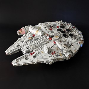 UCCS Millennium Falcon - Minifig Scale
