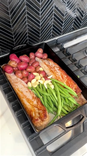 These one pan meals make dinner surprisingly simple