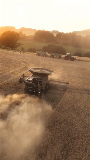 100K views · 2.2K reactions | No more words needed: Performance, Power. Beauty. The Fendt IDEAL 8T is built to deliver. #LeadersDriveFendt #FendtIDEAL #Fendtcombine | Fendt | Facebook