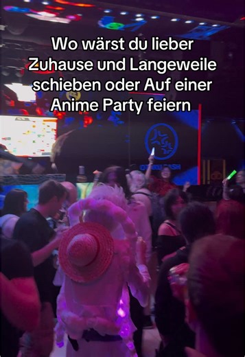 Ich wusste es du willst zur Anime Party ! #anime #cosplayer #cosplay #animeparty #animefyp #onepiece #digimon #dragonball