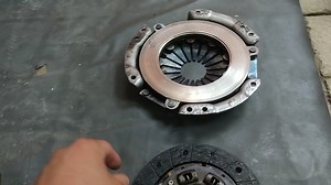 44K reactions · 2.2K shares | Nakapag baba nanaman ng transmission.  6 speed naman tayo ngayon... Limang abante, Isang atras. 藍 Nag sliding clutch dahil sa oil leak ng transmission. ️ - No more grinding sound - No more sabit sa 1st, 2nd and reverse gear - Wala nadin yung ugong na parang supercharger. 藍 Sharing is Caring 欄❤️ EZ WORKS GARAGE ️ | EZ Works Garage | Facebook