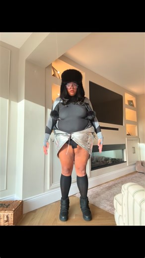 Elly | Plus Size Fashion | Lifestyle | Travel 🫶🏾 on Instagram: "@hm on the website Vs on my size 20-22 body🎿 I meannnnnnnnn😂😂😂😂😂😂😂 I tried & tested… what can I say? Don’t all rush for the links at once will ya🫨🫨 If @hm ever work with me after this, I don’t know what to tell ya 😂😂 #hm #plussize #plussizeuk #size20 #size22"