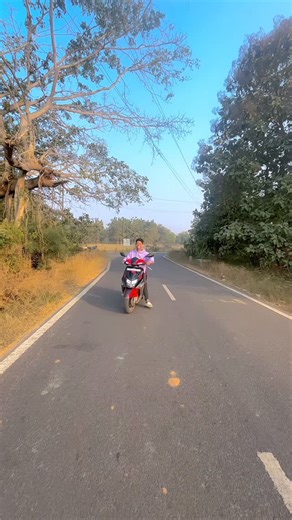 ꧁ⓟⓊⒷⓁⒾⒸ😎ⓉⓞⓀⒶ_𝟘𝟙꧂ on Instagram: "Scooty re Moro basibu lo😅😂❤️#reelsinstagram"