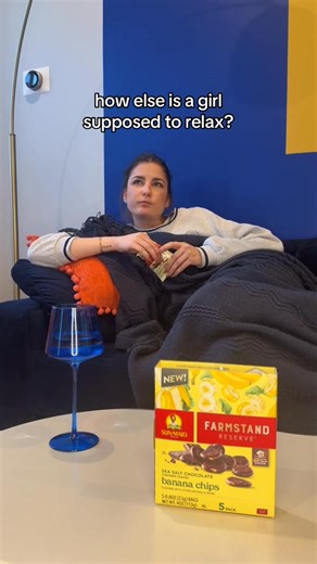 Drama on the screen. Comfort on the couch. ✨ Sun-Maid Farmstand Reserve makes the perfect sweet, salty and savory sidekick for your cozy nights in. 😌 | Sun-Maid