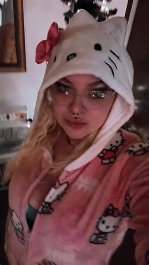 ConsoleCrush🦇 (@consolecrush1)’s videos with original sound - Krisma.I.T.R.S🥀🖤🧿