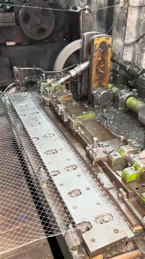 Amazing Factory Machine Turning Steel Sheet into Window Mesh