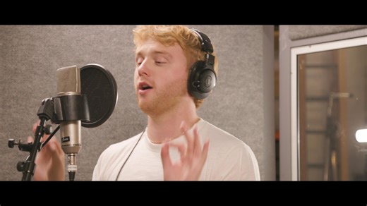 Happy cuffing season 💔📱💚 Watch Christiani Pitts and Sam Tutty perform “On the App” from Two Strangers! | Two Strangers Musical