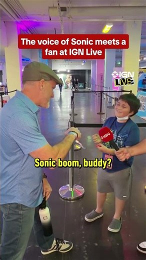 The Voice Of Sonic Meets A Fan At IGN Live