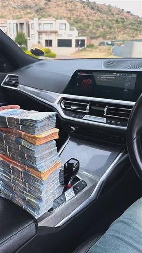 South African Forex Traders🇿🇦 on Instagram: "Name a better painkiller powerful more thang cash money Follow us for more content @sa_forex_traders_rsa"