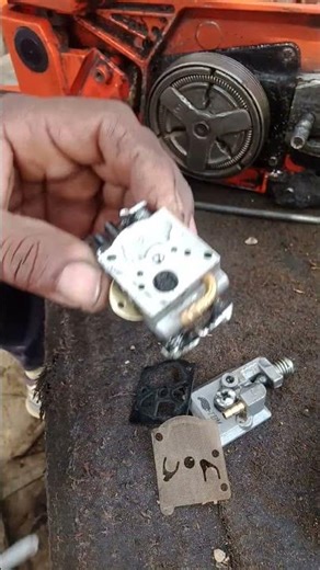 Chainsaw Carburetor Cleaning in 1 Minute | Fix Starting Problem