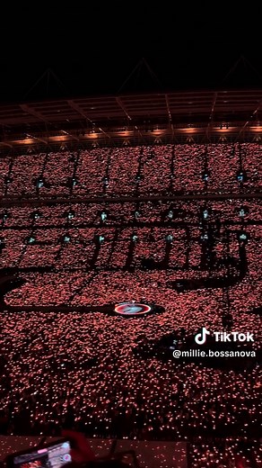 Coldplay - Fix You Live at Wembley Stadium