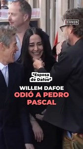 139K views · 314 reactions | La intimidad excesiva con las mujeres lo tiene en la mira del público en redes sociales, donde revivió un antiguo video del actor junto a la esposa de Willem Dafoe. | íconos | Facebook