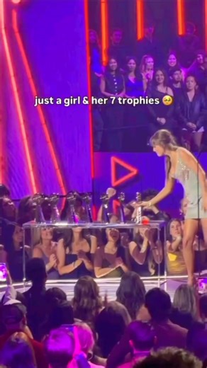 Here's How Taylor Swift ATE the iHeart Music Awards!! 💅 ❤️‍🔥#taylorswift #celebrity #icon #shorts