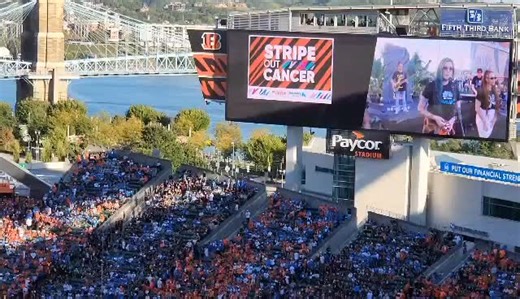 Sing at a Bengals Halftime show ✅ Got to check this one off my bucket list!! Extra special as I sang it with my bad ass cancer survivor step mama @bcomisar in my heart. Love you, B🖤 Thank you @alex_schweppe for the opportunity 🐅 | Reilly Comisar