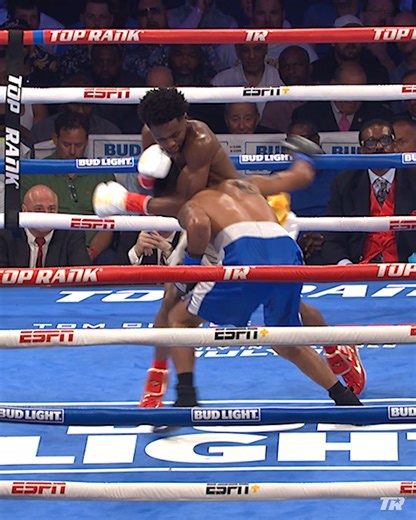 𝐅𝐈𝐍𝐀𝐋 𝐑𝐎𝐔𝐍𝐃𝐒: 𝐀𝐛𝐝𝐮𝐥𝐥𝐚𝐡 𝐌𝐚𝐬𝐨𝐧. Watch the full second round of Mason's destruction of Oliveira. | Top Rank Boxing