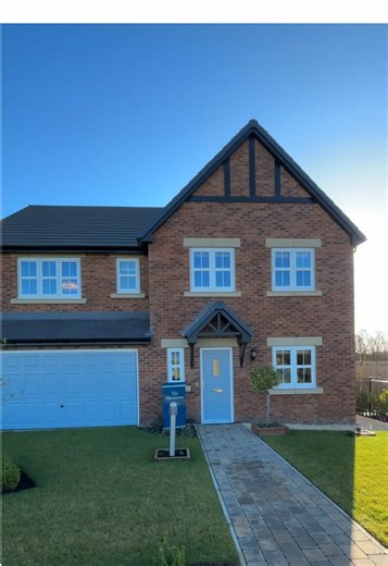 Step inside the ground floor of The Masterton; our Home of the Month 🏡 The Masterton is designed with flexible living in mind, perfect for families who need space to grow ✨ ✨ Bright and airy hallway 🍴 Open plan kitchen/dining/family space 🥂 Stylish kitchen island ☀️ Bi-folding doors onto the patio 🛋️ Spacious separate lounge 🫧 Utility room 💻 Space for a study/playroom/snug 🚽 Downstairs WC 🏡 The Masterton 📍 Hawksley Rise, Ryhope #storyhomes #mystoryhome #hometours #kitchentour #openplanl