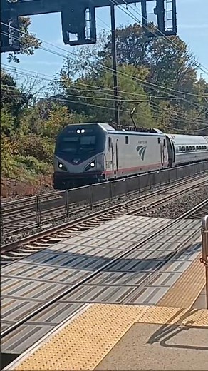 Amtrak Northeast Regional Trains 143 & 140 passing through Halethorpe Station #amtrak #trains