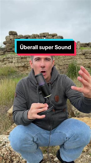 Antwort auf @Xelina.mkf🌈 Heute sende ich #DasLetzteErsteMal einen exklusiven Bericht direkt mit dem #Mikrofon aus dem #TikTokShop denn dieses #DynamicMic hat einen grandiosen Klang und ist als #GamingMic zu einem unschlagbaren Preis aus dem TikTok Shop erhältlich! Die Funktionen sind sehr umfangreich und das Mikrofon ist sowohl an Konsolen, Computern, Smartphones und ähnlichem leicht zu verwenden! Gönnt eurem Audio Game ein Upgrade, ob ihr Sänger, Rapper, Synchronsprecher, Gamer, Livestreamer o