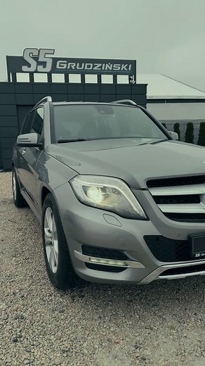 265 KM w SUV-ie ? 😳 Ten Mercedes to BESTIA! 💣🚗 Na sprzedaż Mercedes-Benz GLK 350 CDI 4MATIC AMG ✔ 3.0 Diesel ✔ 265 KM ✔ Napęd 4MATIC (4x4) ✔ Pakiet AMG ✔ Automat Moc, komfort i prestiż w jednym. Auto dostępne w S5 Grudziński – Samochody z GWARANCJĄ 📍 Gniezno 📞 608-092-935 📞 503-197-895 Zostaw follow 🔔 bo takie auta znikają szybko! Napisz „GLK” w komentarzu, a wyślemy szczegóły 💬 #Mercedes #GLK #AMG #SUV #4MATIC 🚗🔥@Autoplac.pl