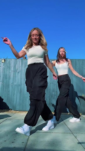 Shuffling Dance Moves with Loufern