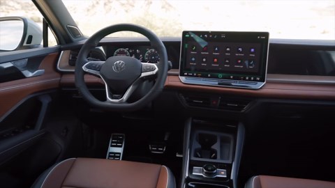 2025 Volkswagen Tiguan R-Line Interior Design in Ascot Grey