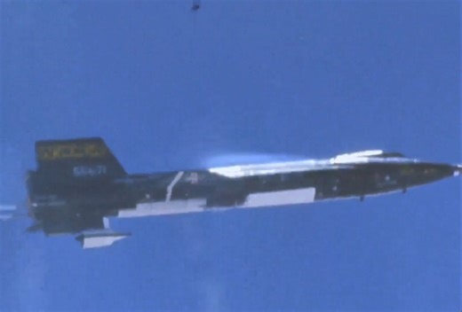 在1.9万米高空瞬间解体机毁人亡一年后，NASA永久关闭X-15项目！