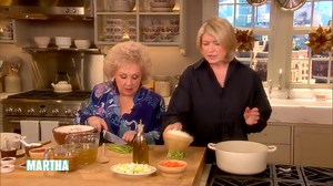 497K views · 3K reactions | Martha shows Doris Roberts how to cook warm and comforting chili with leftover Thanksgiving turkey. https://bit.ly/3kcvumm | Martha Stewart | Facebook