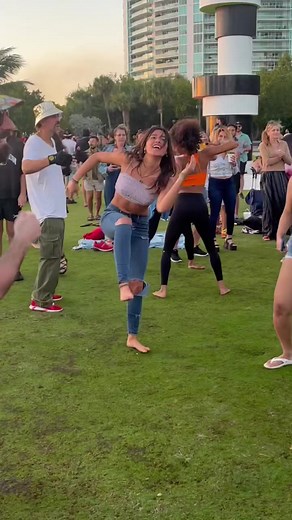 41K views · 183 reactions | Wild dance  #reels #party #street #dance #people #funnyvideos #goodvibes #viral | JustForfun27. | Facebook