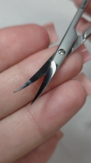 22K views · 189 reactions | ✂️  hibátlan manikűr? Perfect Nails professzionális bőrvágó ollója megérkezett!  Irány a webáruház!   https://bit.ly/ollo-pro Eva Darabos Nail Artist #manicure #nails #stronger #sharp #fyp | Perfect Nails Europe | Facebook