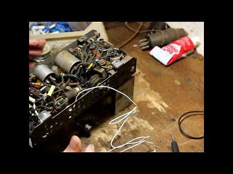 RESTORING A 1930'S MANTLE RADIO