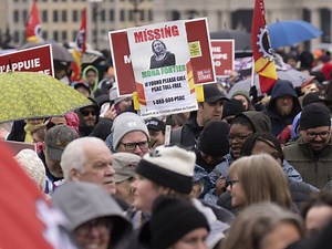 Federal public service strike enters ninth day with no end in sight