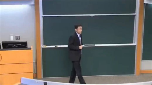 你有没有发现一个规律。 真正能让你赚钱的知识，从来不在付费课程里。 在付费课程里的，都是让你觉得学了就能赚钱的知识。今天刷到一堂MIT的公开课。 教授讲的是家族财富传承，口气跟讲物理课似的，不带一点煽动。 数据、逻辑、周期，一个一个摆出来。评论区有人说，这堂课比他在投行干十年的收获都大。我想说的是，投行教你的是怎么帮别人管钱，MIT教你怎么给自己管钱。 两套逻辑，完全相反。 你指望从靠你亏钱吃饭的人那儿，学到怎么赚钱？免费的，才是真正值钱的。 标价的，那是产品，不是真理。周末推荐大家好好看完这篇内容，会有很大的收获。