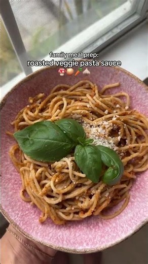 easy roasted veggie pasta sauce for the whole fam!🍝 #familymeals #familymeal