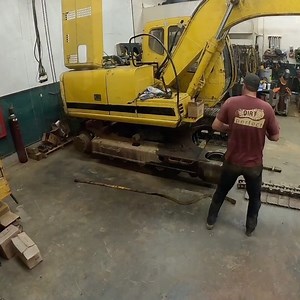 Installing the new undercarriage on the 120 getting so close 😬😁 | Dirt Perfect