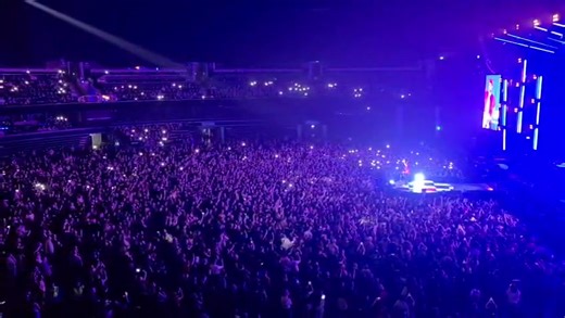 @All Time Low Remembering Sunday so beautiful and amazing! ❤️ #alltimelow #rememberingsunday #everyonestalkingtour2026