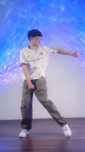 Caio🇨🇳🇧🇷 on Instagram: "✨PROCESO✨ Starting 2026 with my first selfmade solo choreo🫶🏼 🧠 @caiio.bachata 🎶 @spthemusicmaker @superjoell Proceso 📷 Filmed by my amazing girlfriend @leonie_bachata ❤️ #bachata #solo #bachatafusion #bachatafootwork #choreography"