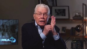 72K views · 4.8K reactions | ¡Mira! Yo estoy a la puerta y llamo. Si oyes mi voz y abres la puerta, yo entraré y cenaremos juntos como amigos. Apocalipsis 3:20 (NTV) Visita www.sihayesperanza.org | Palau Español | Facebook