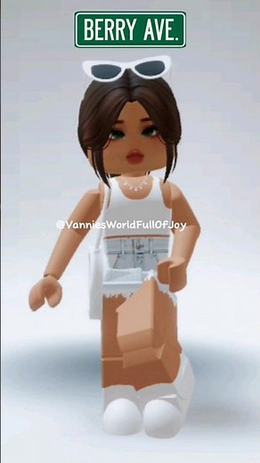 MOM OUTFIT CODE FOR BERRY AVENUE #shorts