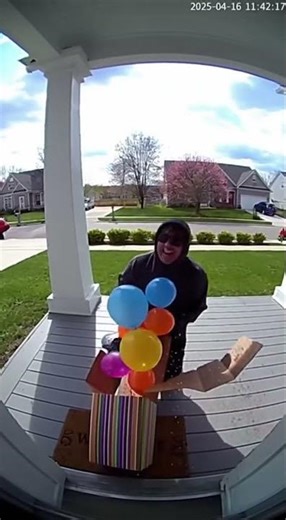 Hilarious Balloon Prank Foils Package Thief!