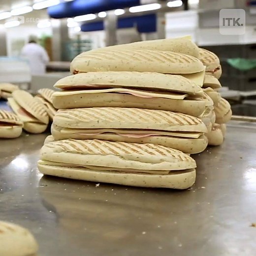 126K views · 350 reactions | This automated sandwich machine makes subs at a rapid rate 索 | Yahoo | Facebook